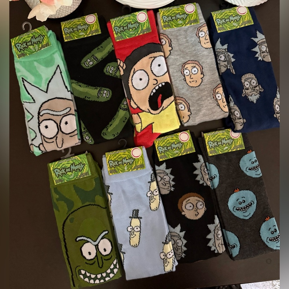 🆕🧦 RICK & MORTY LIMITED EDITION 9-PIECE CREW SOCK COLLECTION. BRAND NEW!